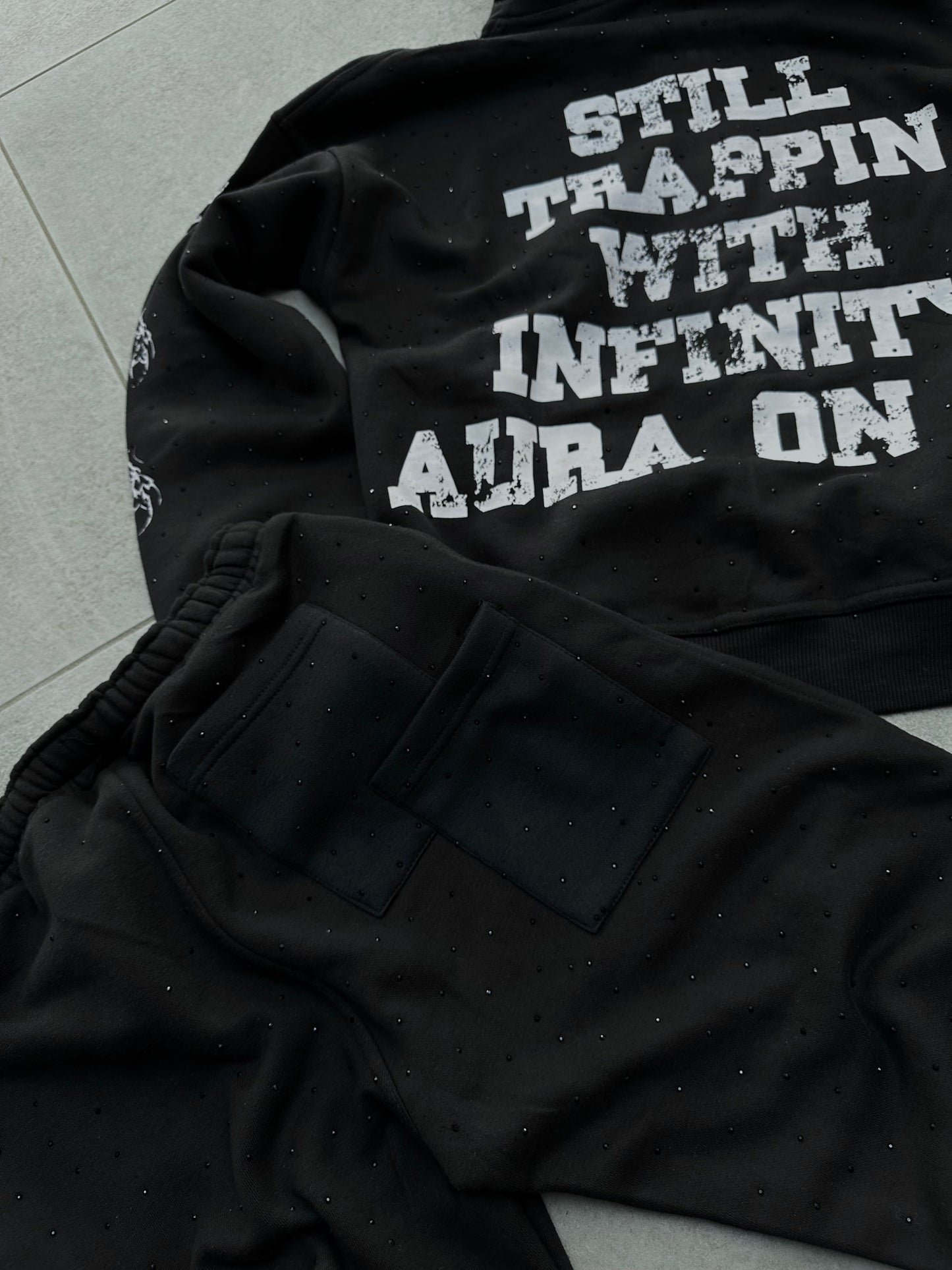 AURA DEPT. SHININ TRACKSUITE SET