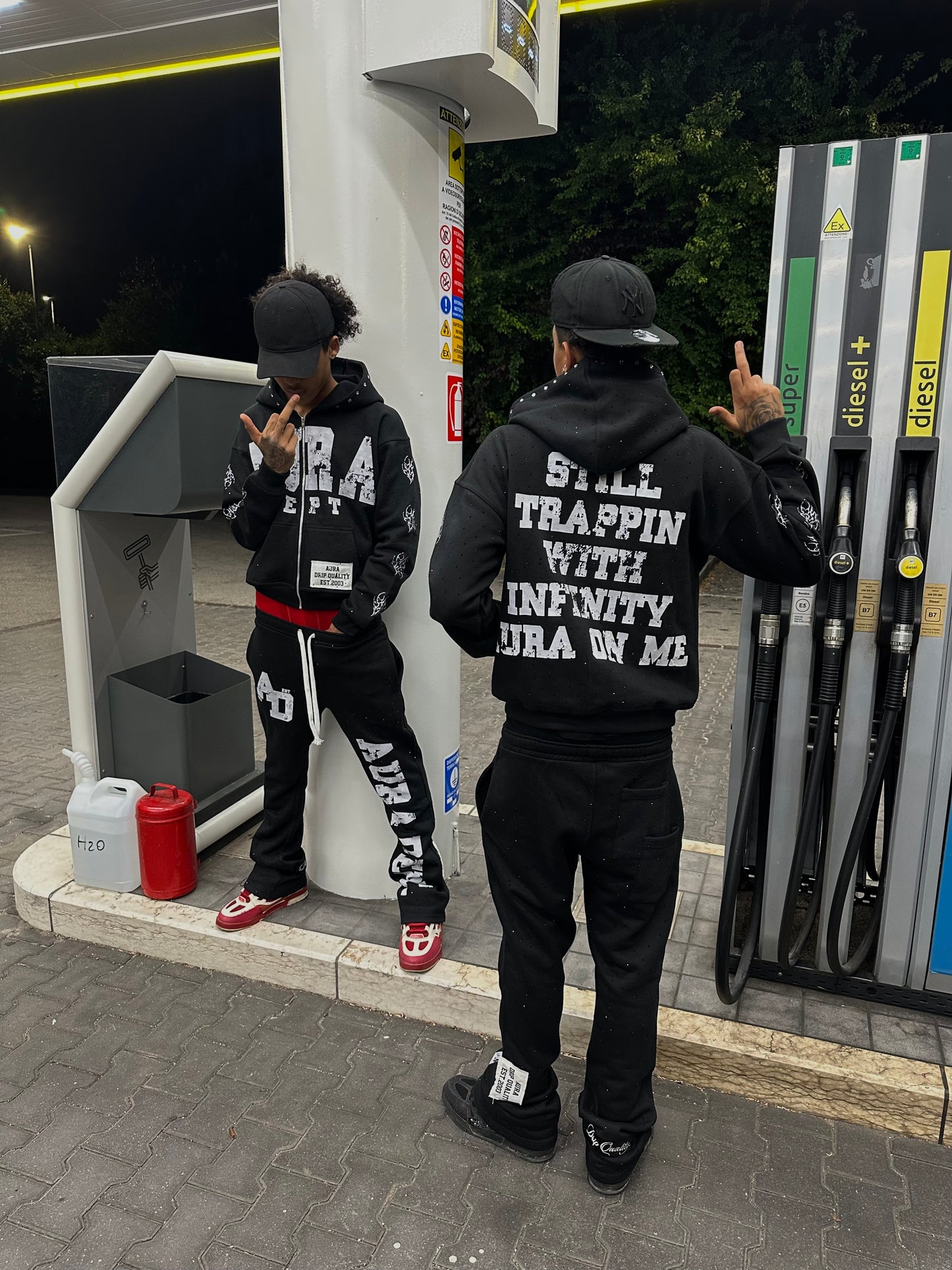 AURA DEPT. SHININ TRACKSUITE SET