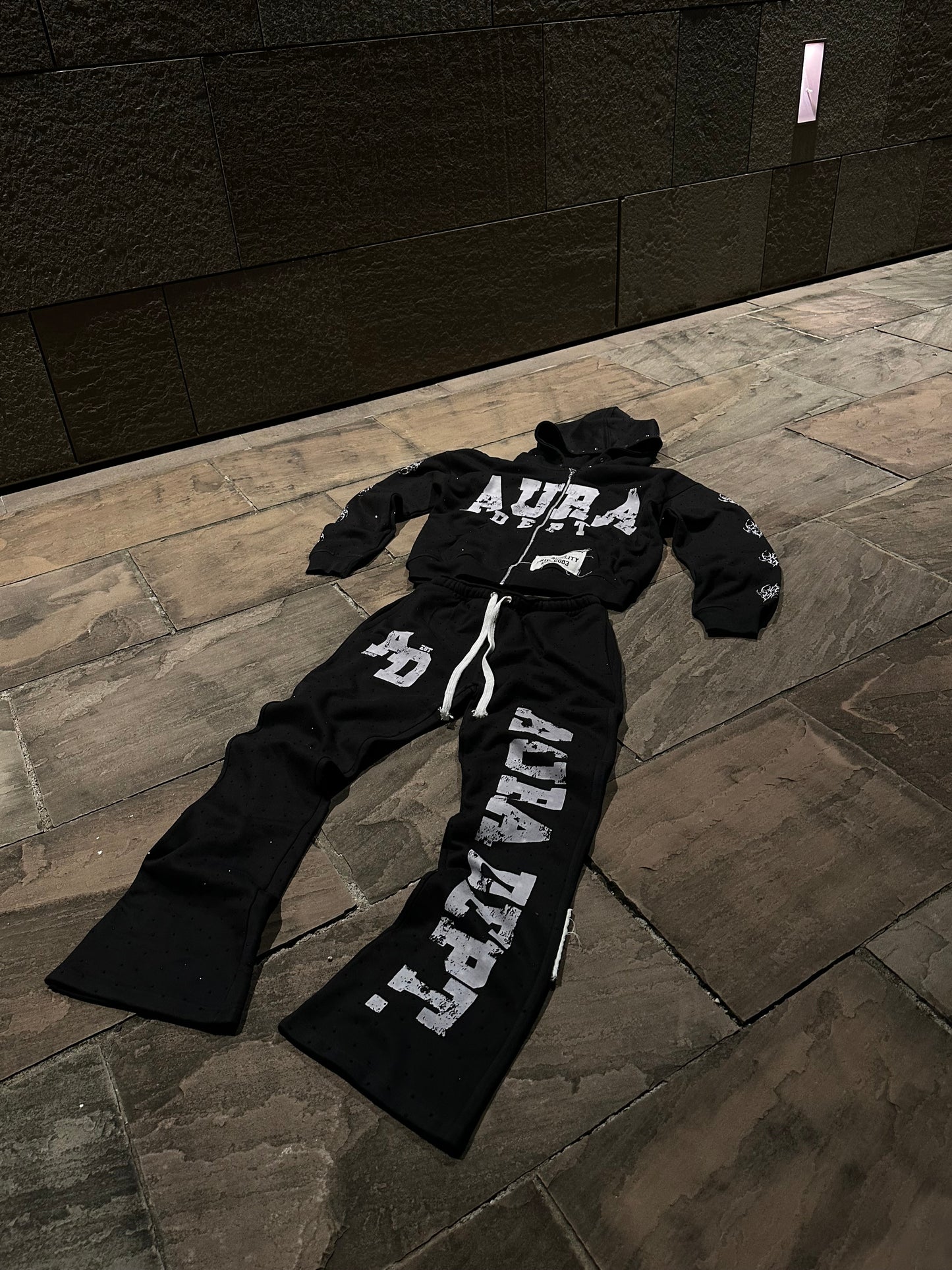 AURA DEPT. SHININ TRACKSUITE SET