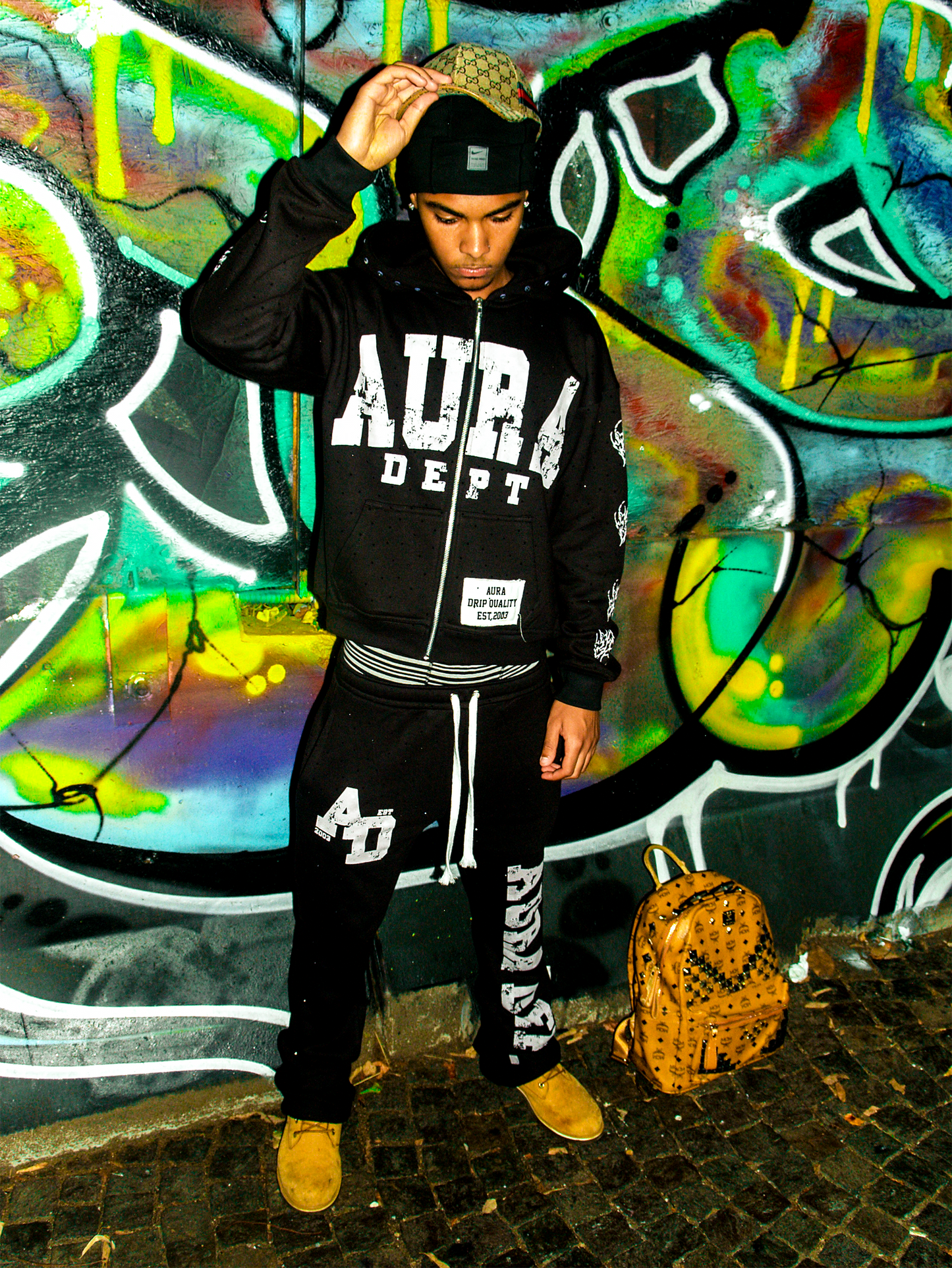 AURA DEPT. SHININ TRACKSUITE SET