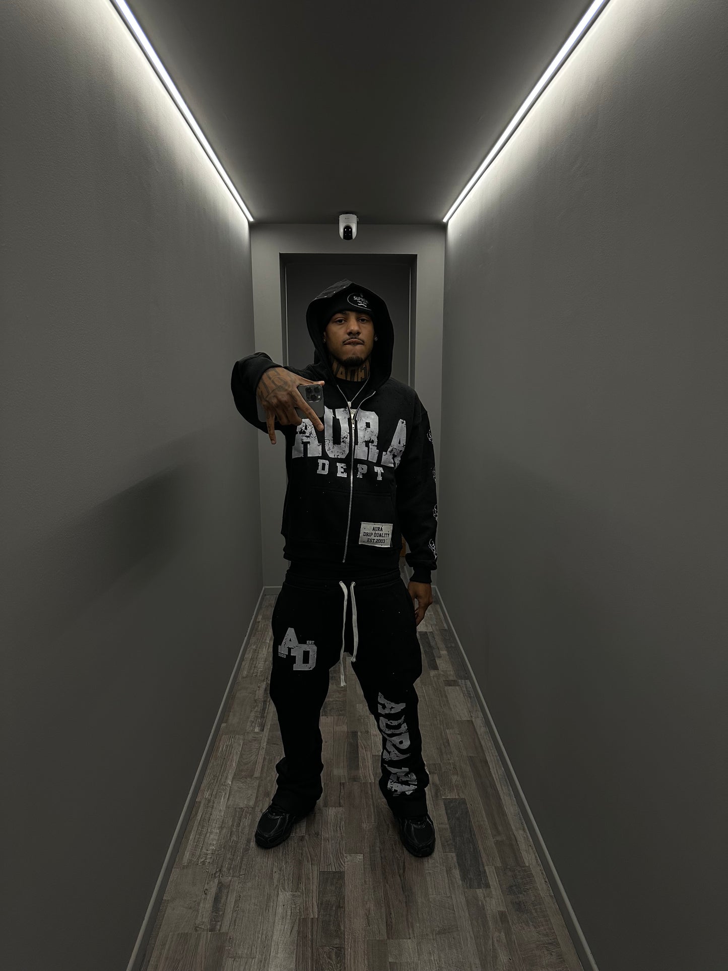 AURA DEPT. SHININ TRACKSUITE SET